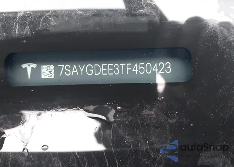 2026 Tesla Model Y Long Range Launch Series/Premium All-Wheel Drive z USA, uszkodzony, nr VIN 7SAYGDEE3TF450423